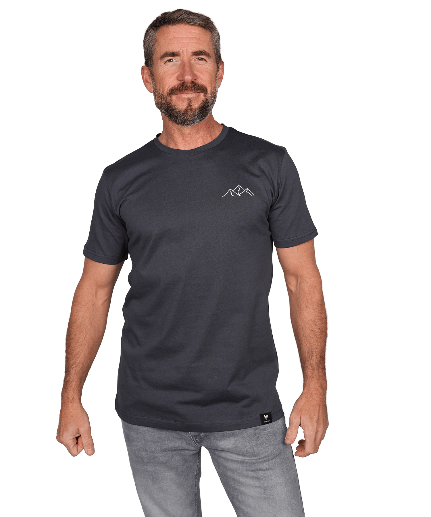 Model trägt das BERGMENSCH T-Shirt "Bergsilhouette Stick" in der Farbe India Ink Grey