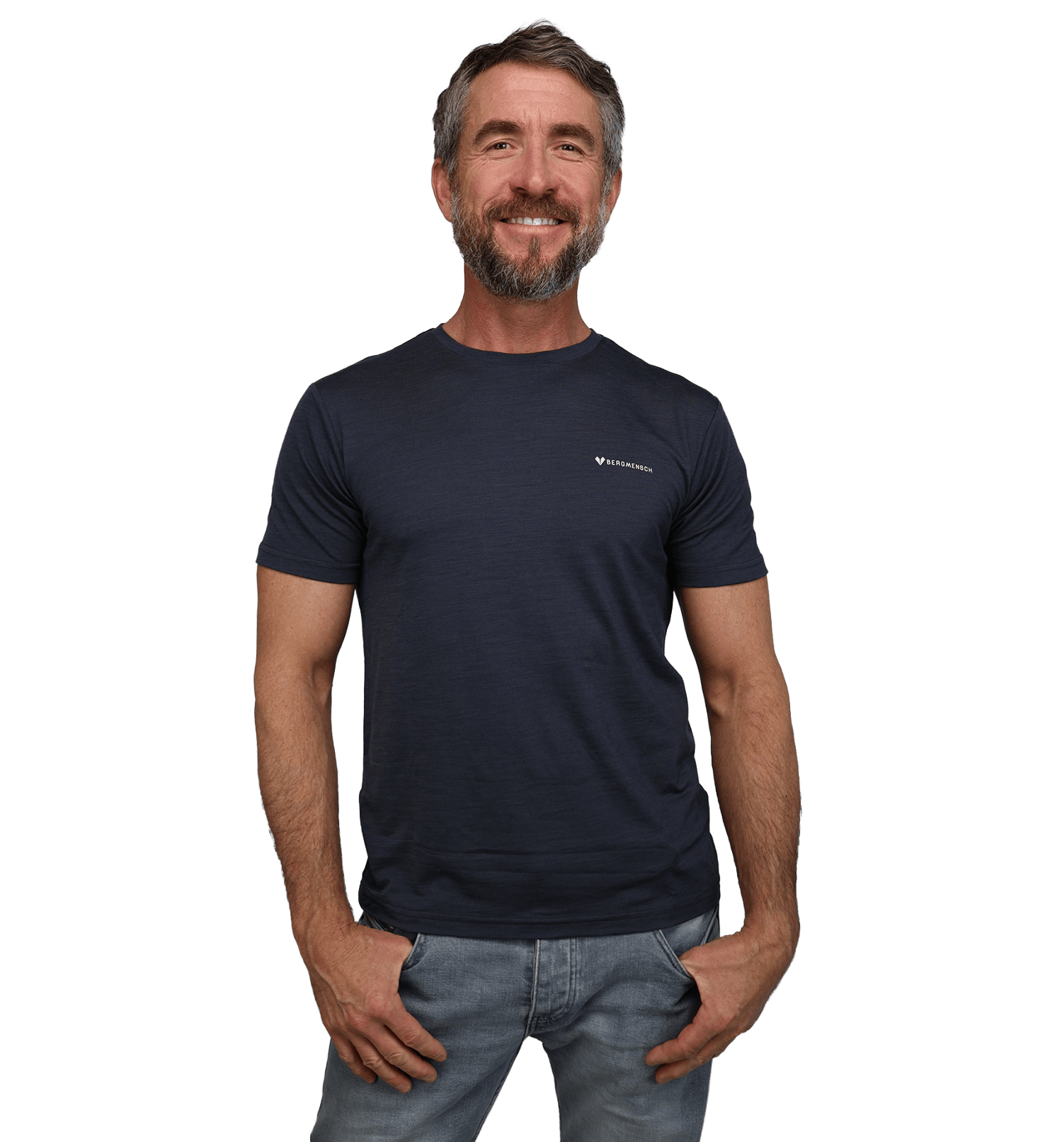 Model trägt das BERGMENSCH Herren Essential Merino Shirt in der Farbe India Ink Grey