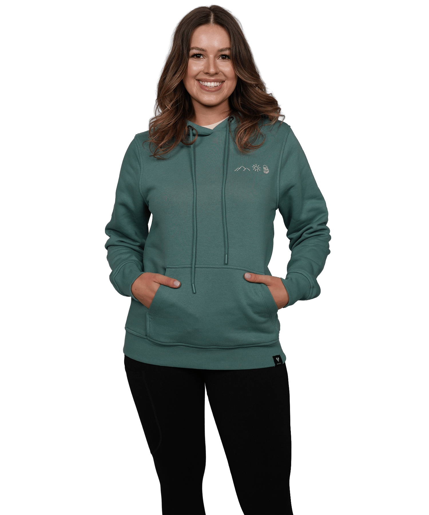Model trägt den BERGMENSCH Hoodie "Berg Sonne Bier Stick" in der Farbe Deep Lake