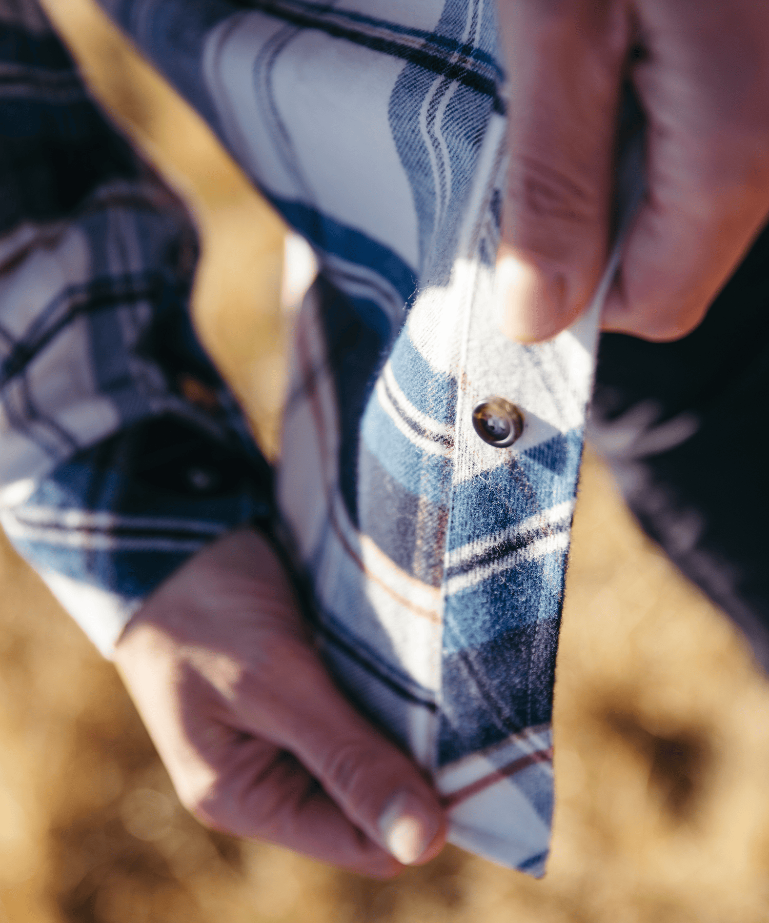 Detailansicht vom BERGMENSCH Flanell Overshirt Herren in der Farbe Blue
