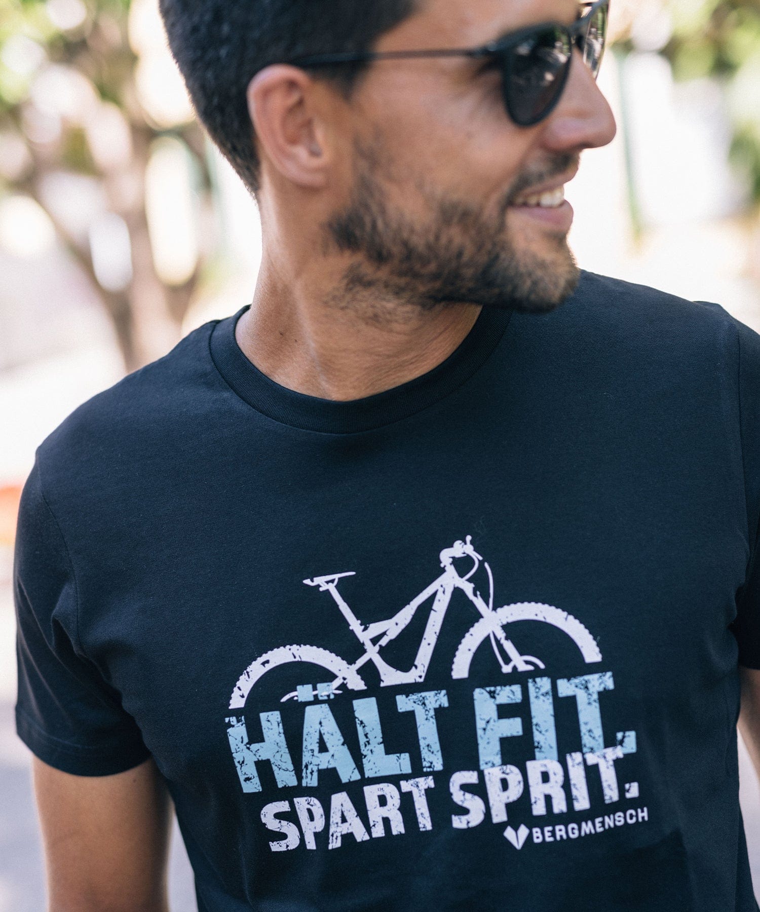 Hält fit spart Sprit - Unisex Premium Organic Shirt
