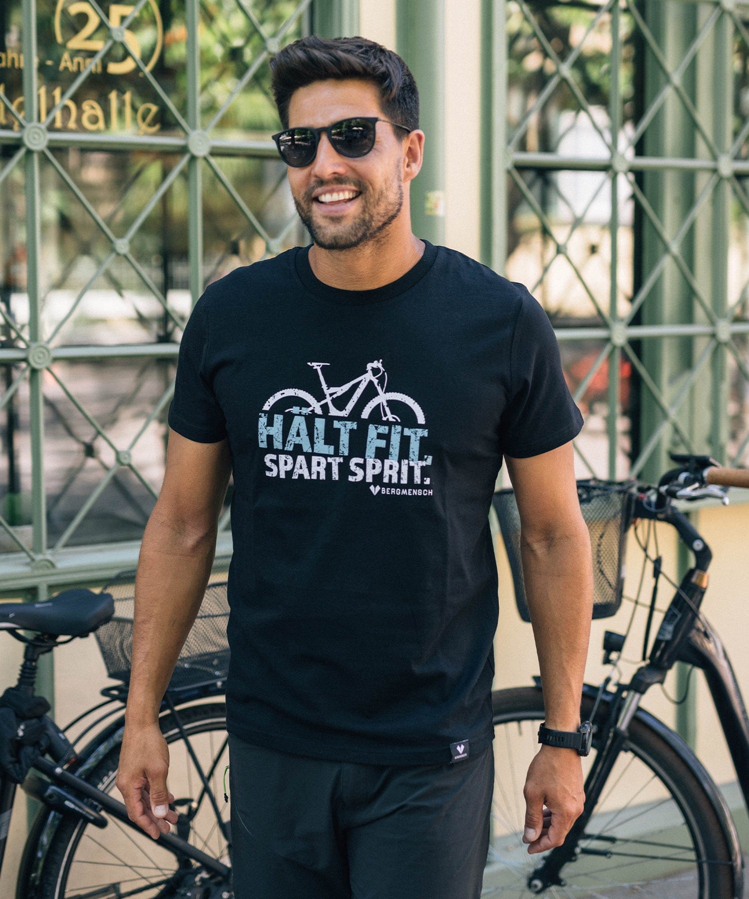 Hält fit spart Sprit - Unisex Premium Organic Shirt