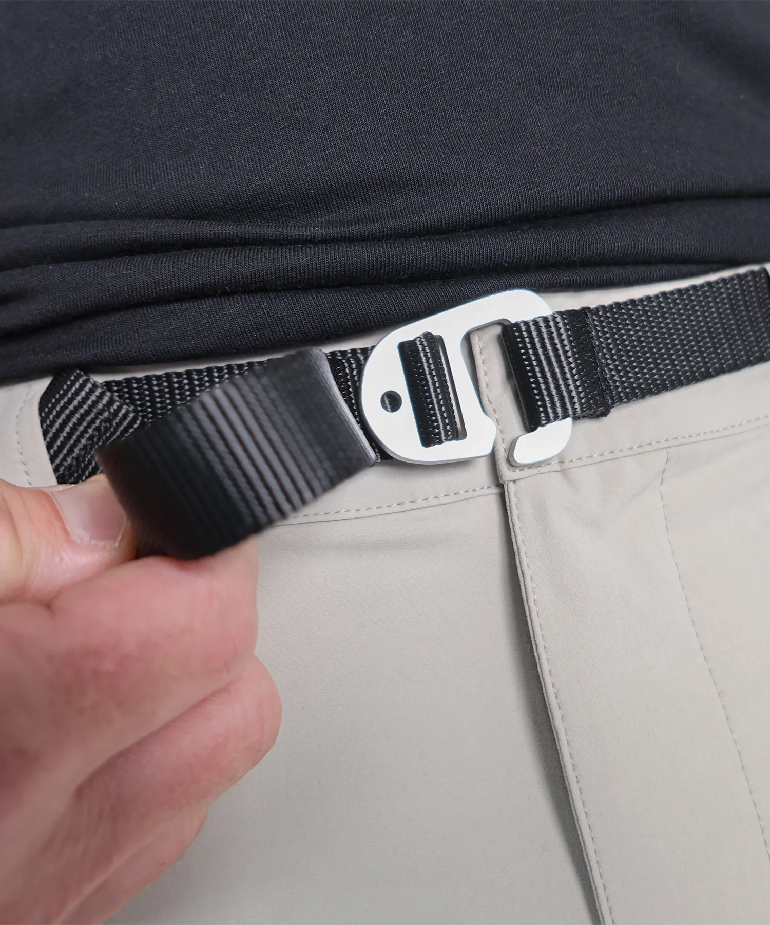 Detailansicht Zip Off Wanderhose Herren in der Farbe Light Grey Bergmensch