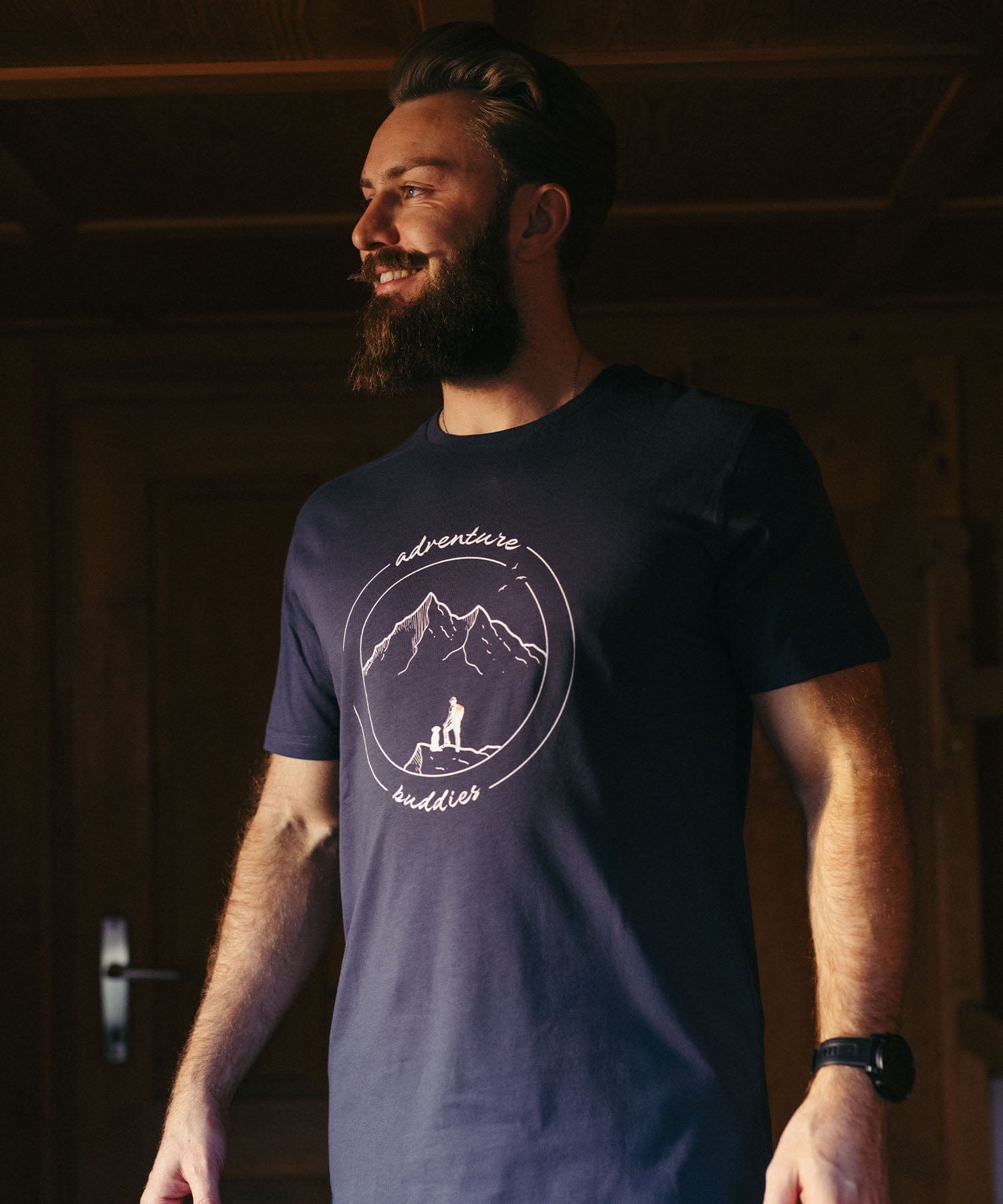 Adventure Buddies - Unisex Premium Organic Shirt von Bergmensch