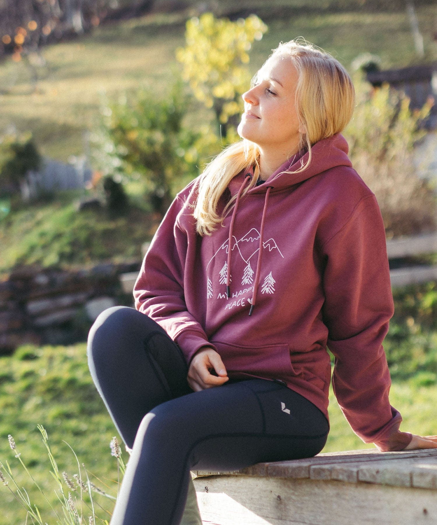 My Happy Place - Unisex Premium Organic Hoodie von Bergmensch