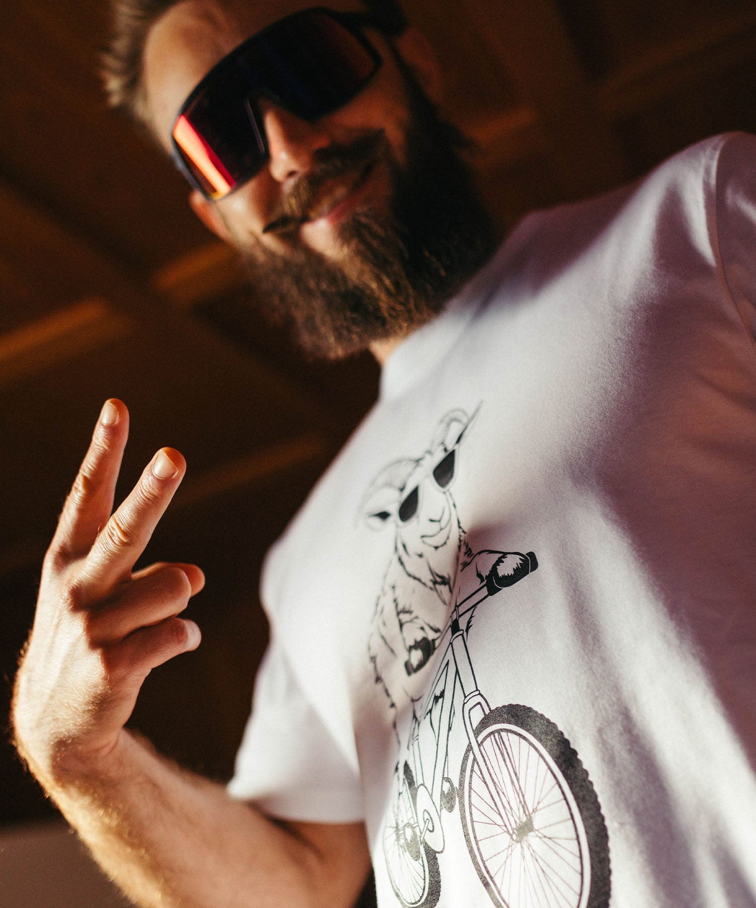 The MTB G.O.A.T. - Unisex Premium Organic Shirt von Bergmensch