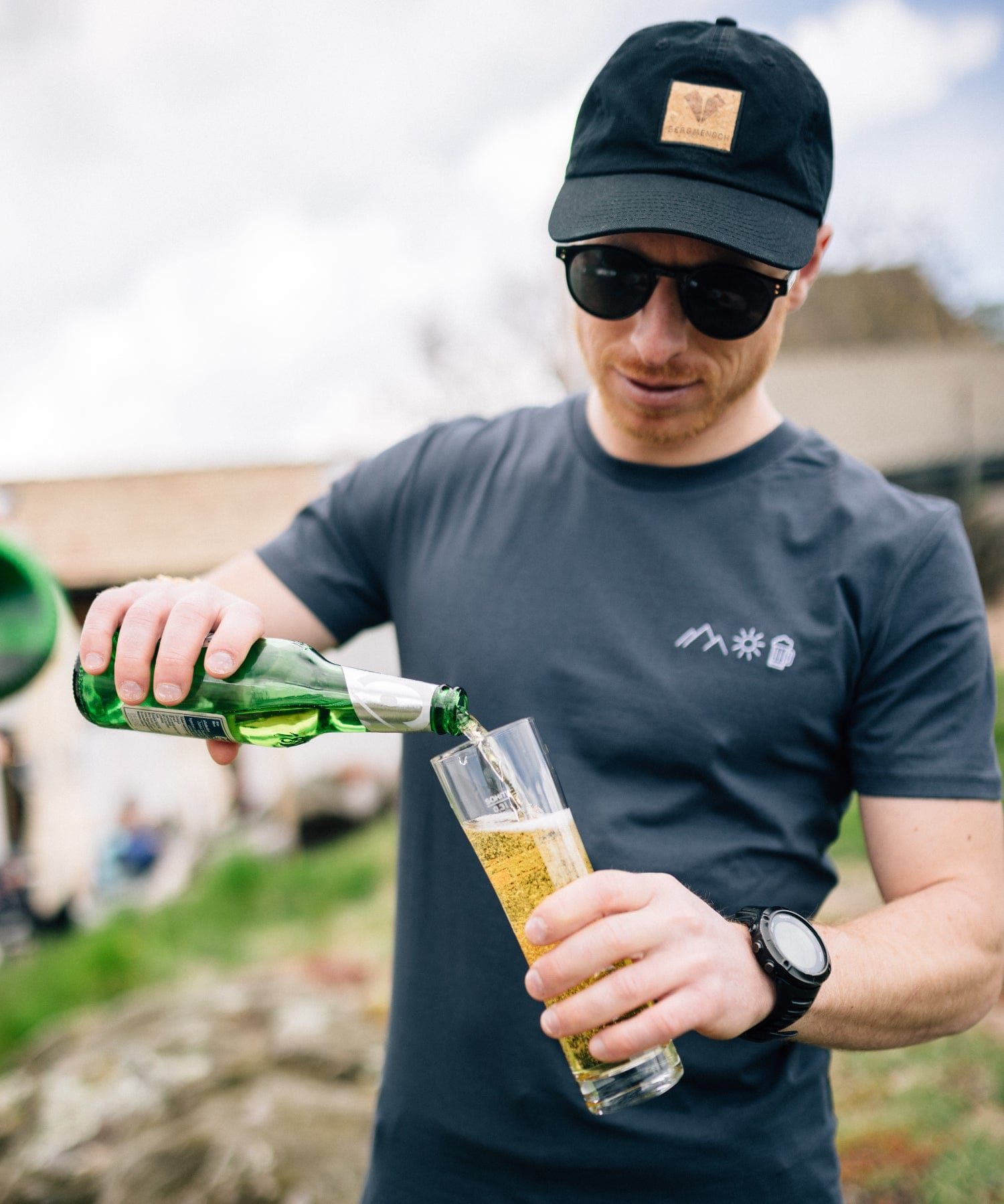 Berg Sonne Bier (Stick) - Unisex Premium Organic Shirt von Bergmensch