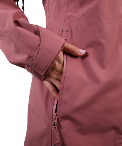 Detailansicht der Bergmensch 3-Lagen Regenjacke Damen in Hibiskus