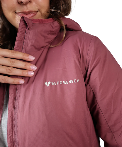 Logoansicht Bergmensch Damen Thermolite Jacke in Hibiskus