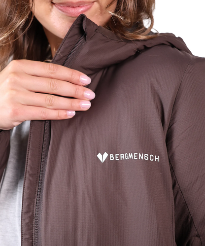 Logoansicht Bergmensch Damen Thermolite Jacke in Dark Chocolate