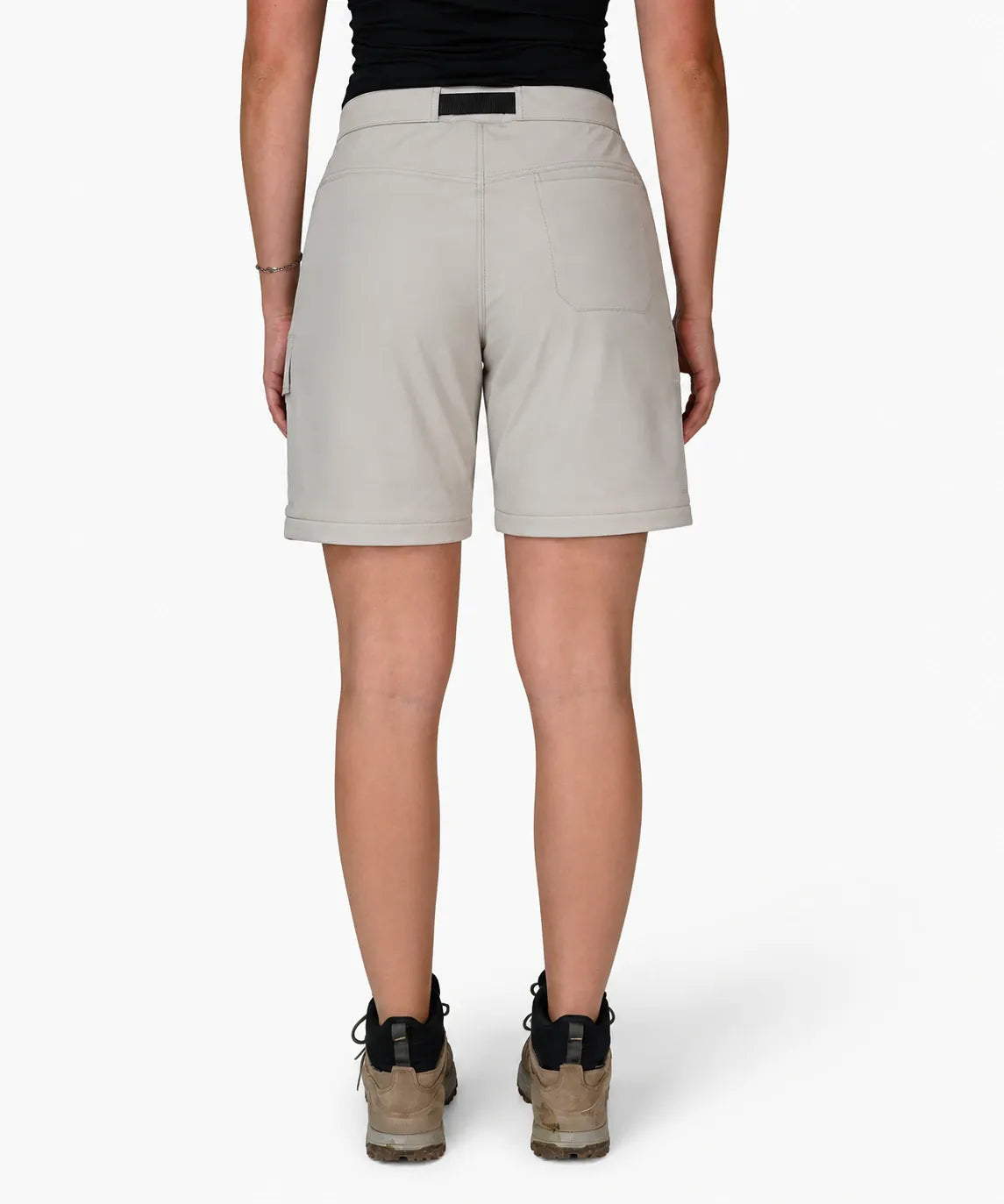 Rückansicht Zip off Damen Wanderhose kurz in Warm Taupe 
