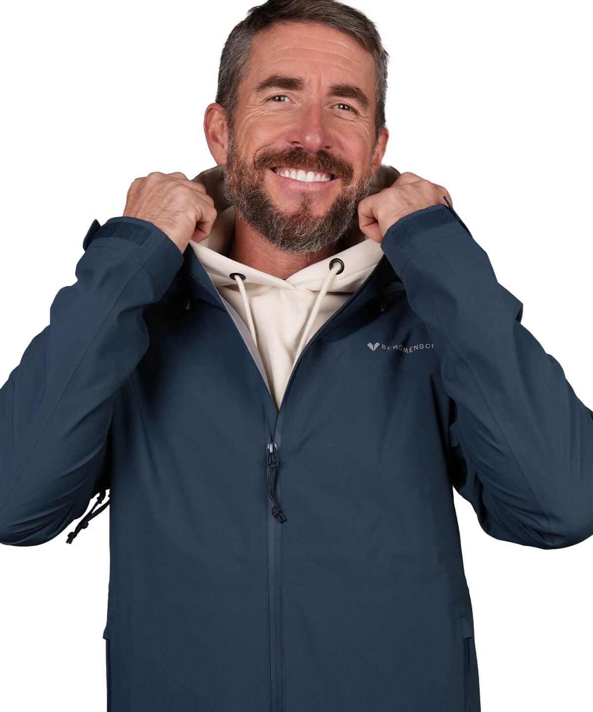Vorderansicht der BERGMENSCH Herren 3-Lagen Regenjacke in der Farbe Midnight Navy
